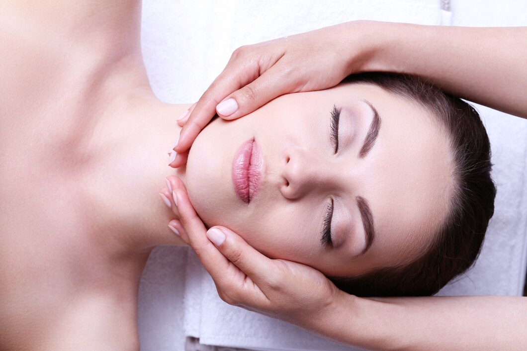 Jak masaż Kobido wpływa na poprawę samopoczucia i ujędrnienie skóry twarzy?